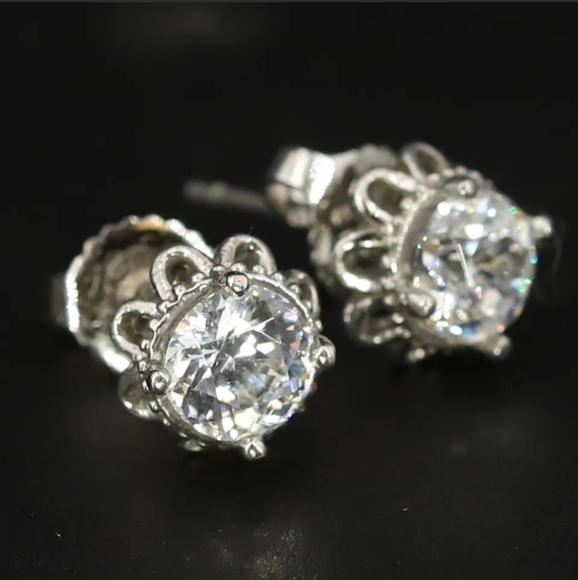1ct. CZ & Sterling Silver Flower Post Stud Earrings - Picture 1 of 4